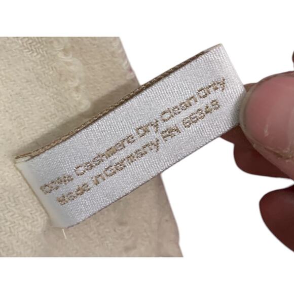 Vintage 100% Cashmere Scarf by Perry Ellis in White Luxury Made in Germany - Picture 4 of 5